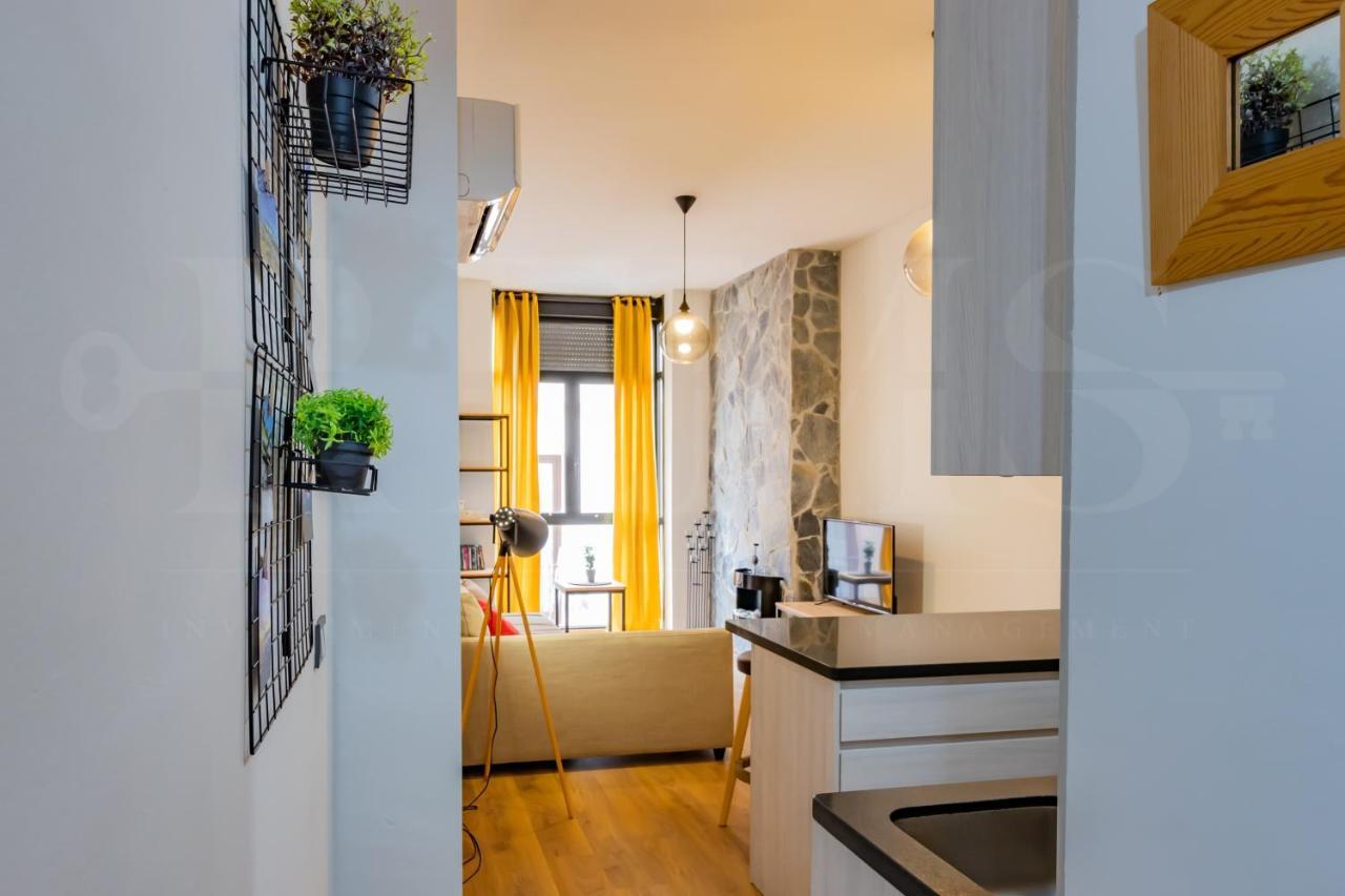 Apartament Cozy Flat With Common Pool & Parking - Center By Rems Malaga Zewnętrze zdjęcie
