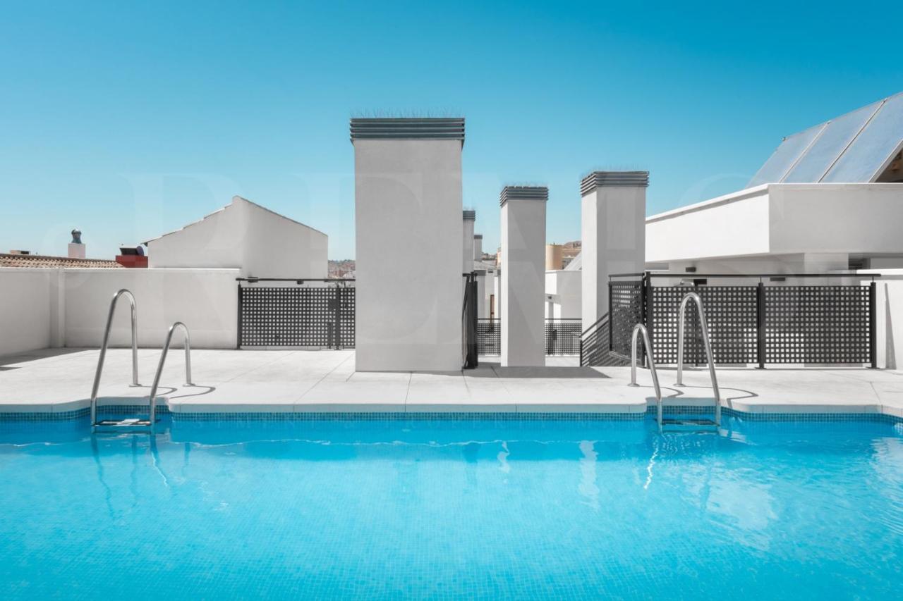 Apartament Cozy Flat With Common Pool & Parking - Center By Rems Malaga Zewnętrze zdjęcie