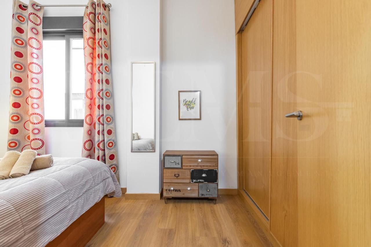 Apartament Cozy Flat With Common Pool & Parking - Center By Rems Malaga Zewnętrze zdjęcie