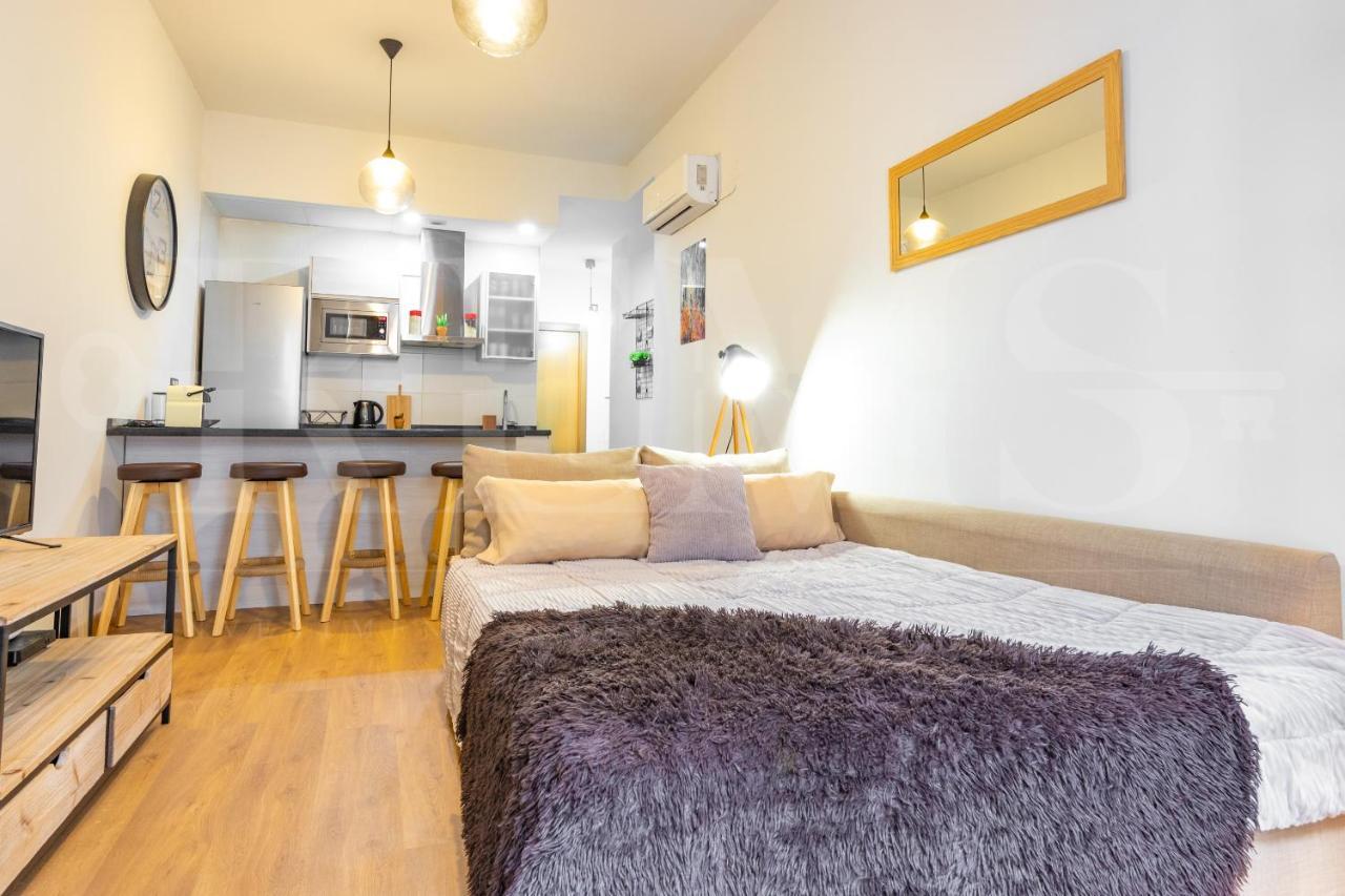 Apartament Cozy Flat With Common Pool & Parking - Center By Rems Malaga Zewnętrze zdjęcie