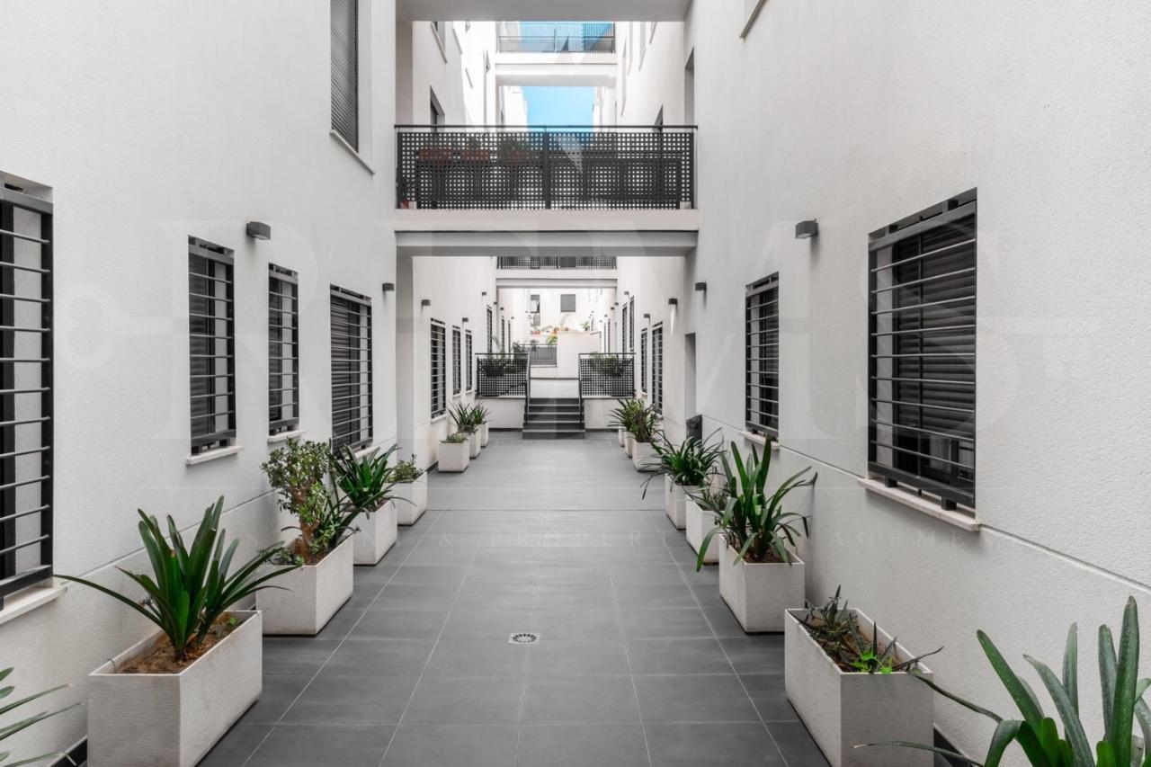 Apartament Cozy Flat With Common Pool & Parking - Center By Rems Malaga Zewnętrze zdjęcie